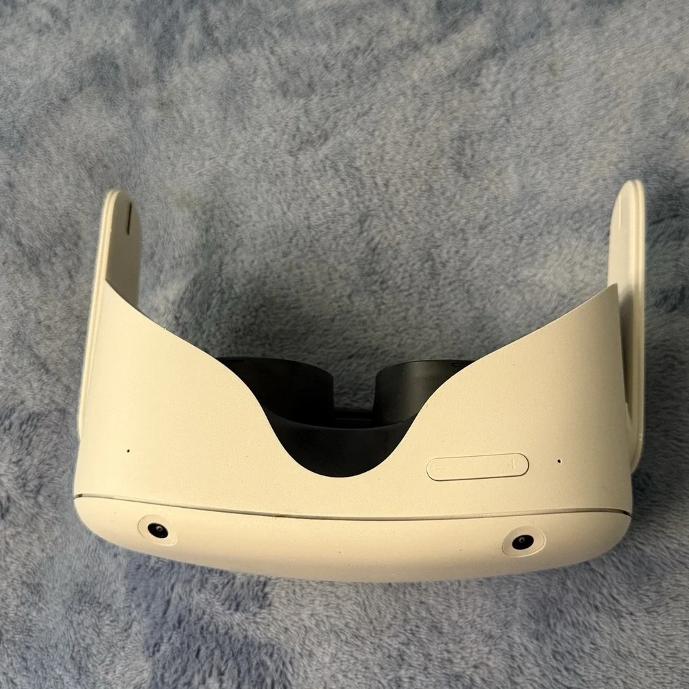 Oculus‎ Quest 2 64GB VR Headset Only KW49CM